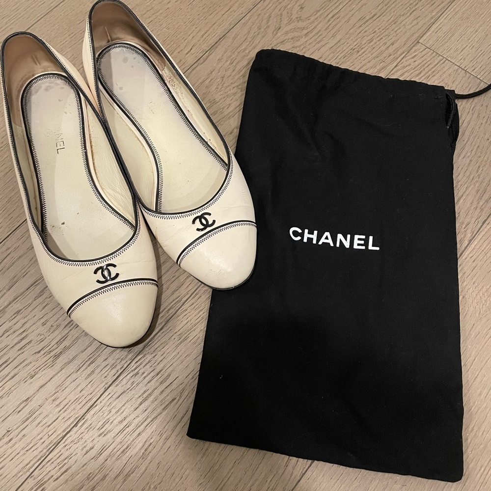 Cream Chanel Ballerina flat size 38